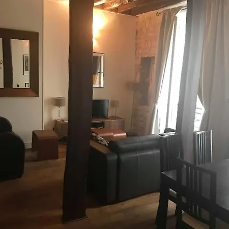 Notre Dame Apartman *